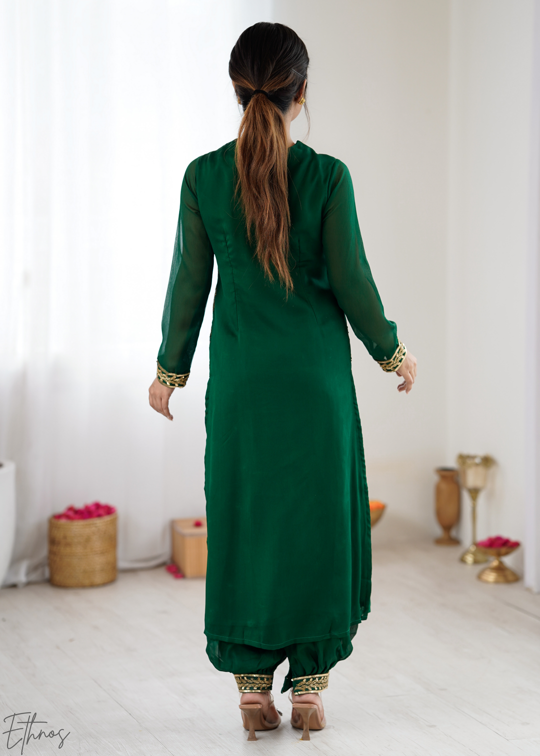 Elegant Emerald Green Embroidered Georgette Kurta Set