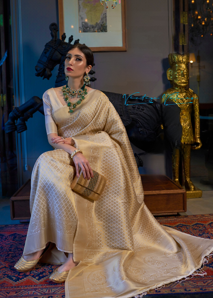 Golden Kanjivaram Soft Woven Silk Saree : Top Pick