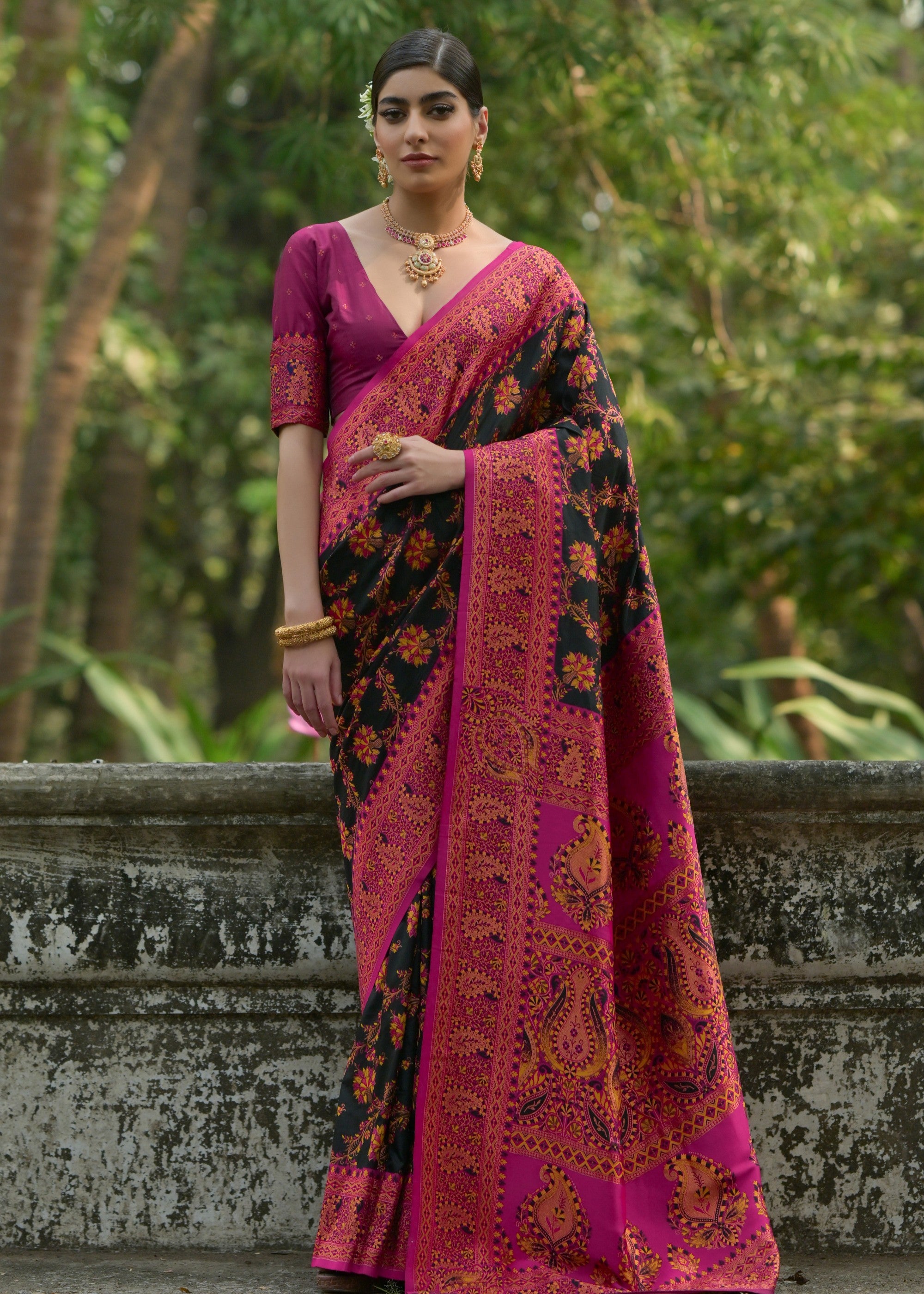 how to tie saree pallu threads