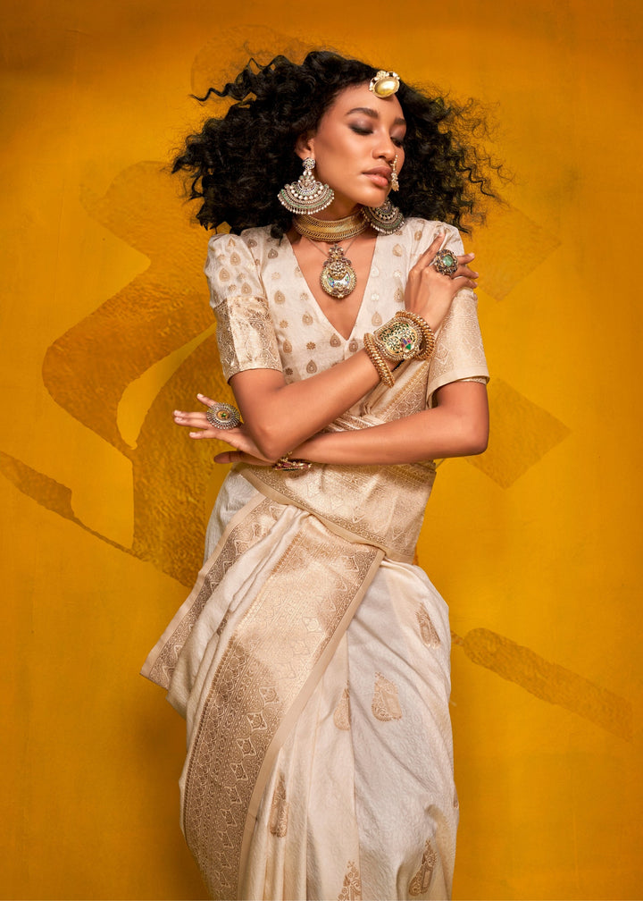 Off-white Two Tone Handloom Weaving Silk Saree : Top Pick