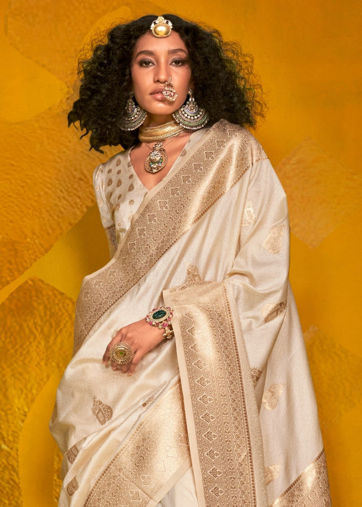 Off-white Two Tone Handloom Weaving Silk Saree : Top Pick