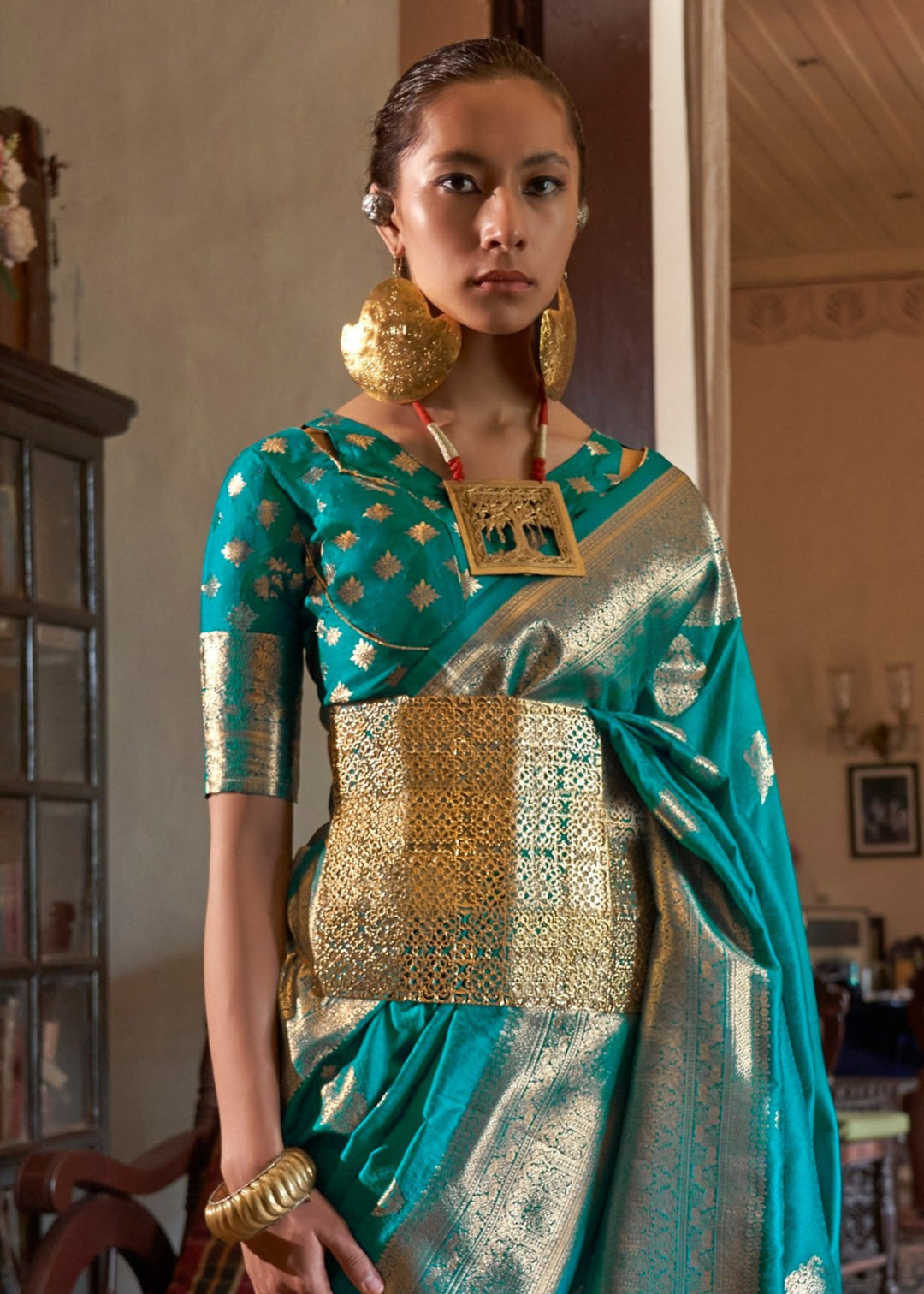 Cerulean Two Tone Handloom Weaving Silk Saree