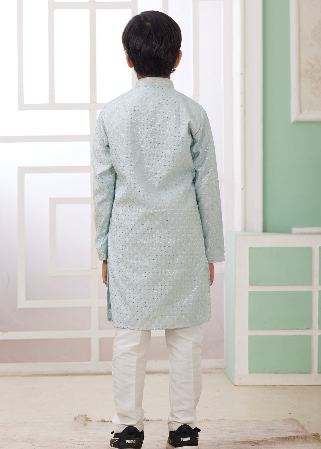 Light Blue Silk Kurta Set With Thread Embroidery Work