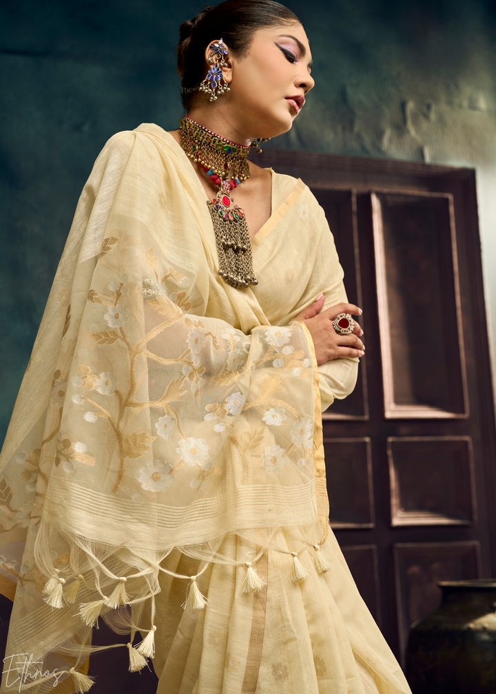 Alabaster Cream Artisan Floral Weave Munga Cotton Saree