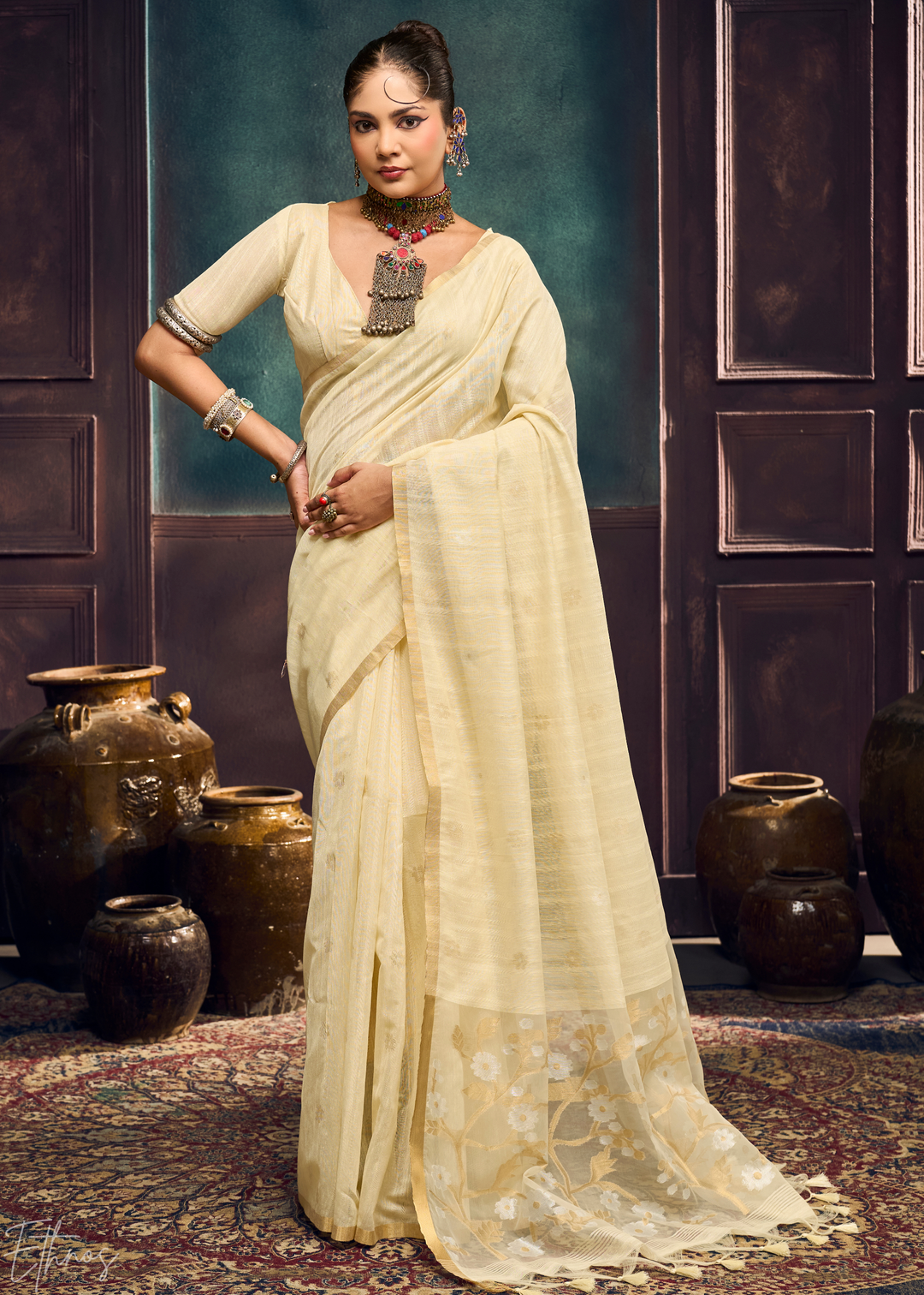 Alabaster Cream Artisan Floral Weave Munga Cotton Saree