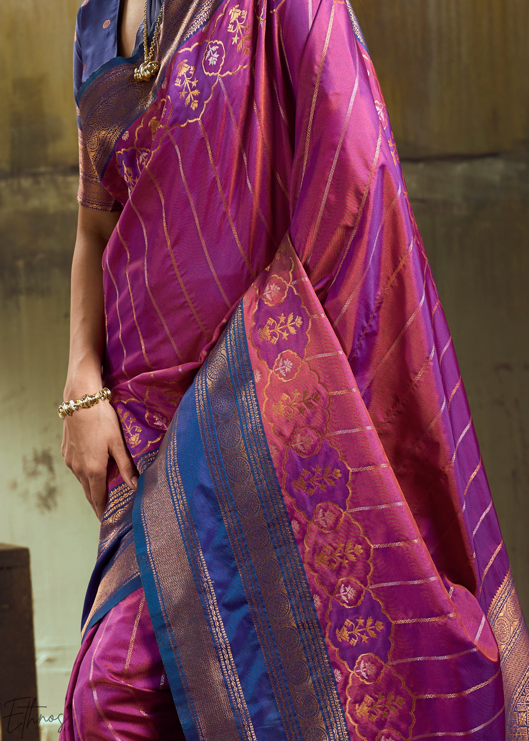 Brilliant Fuchsia Plum Pochampally Ikkat Silk Saree