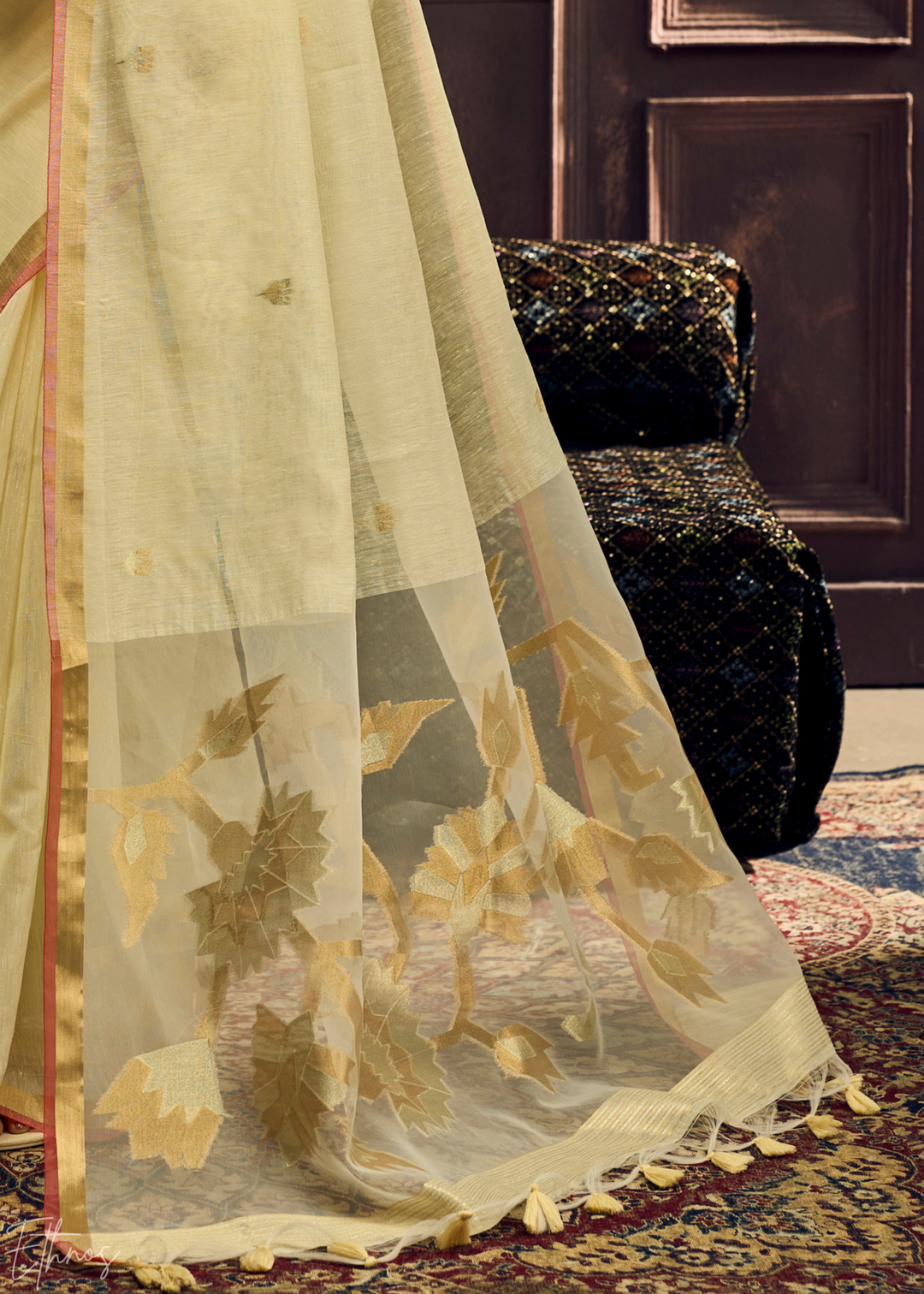 Cream Flora Pallu Munga Silk Saree