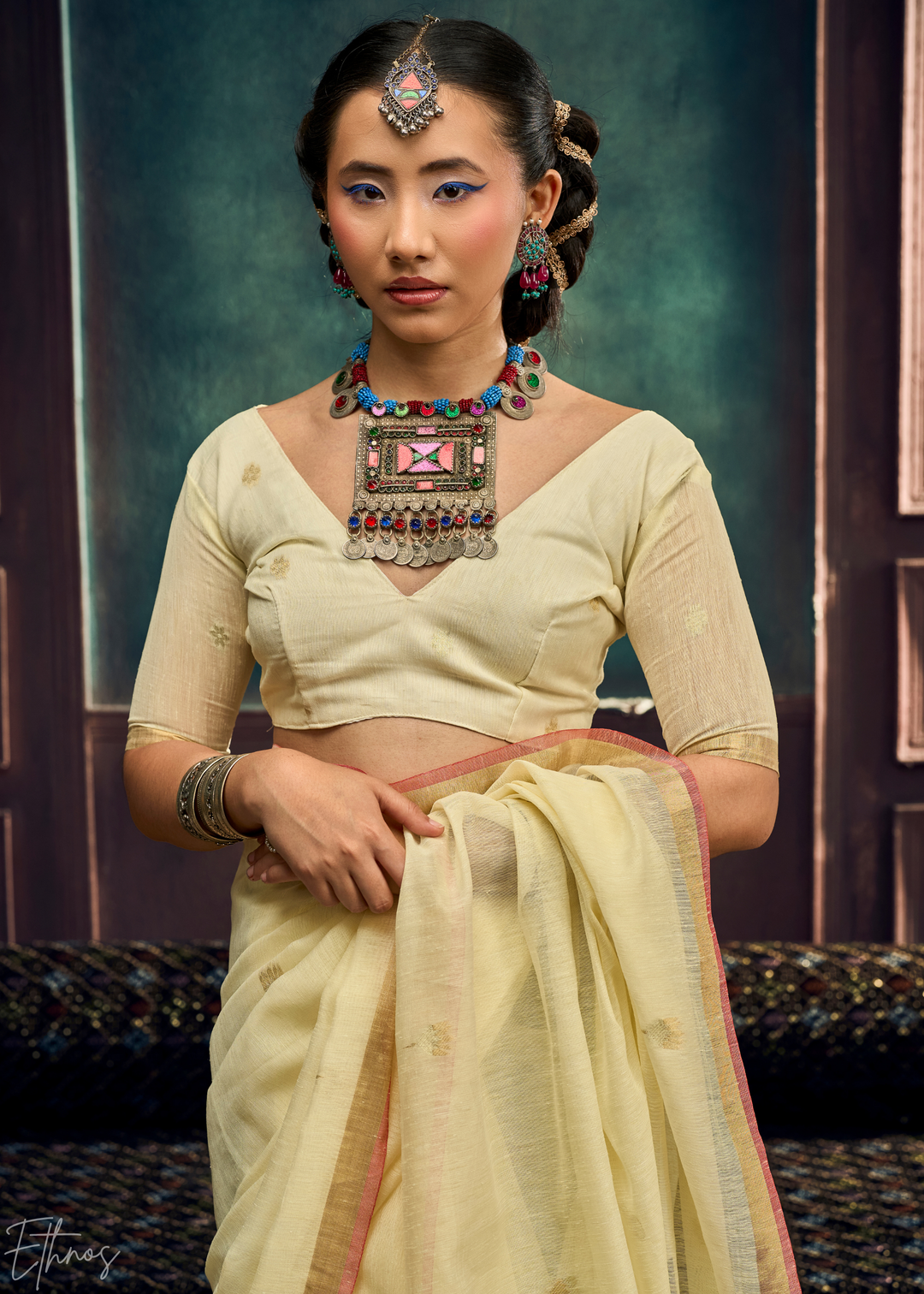 Cream Flora Pallu Munga Silk Saree