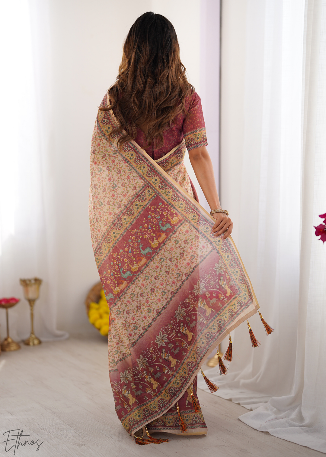 Cream Pink Floral Printed Handloom Cotton Saree