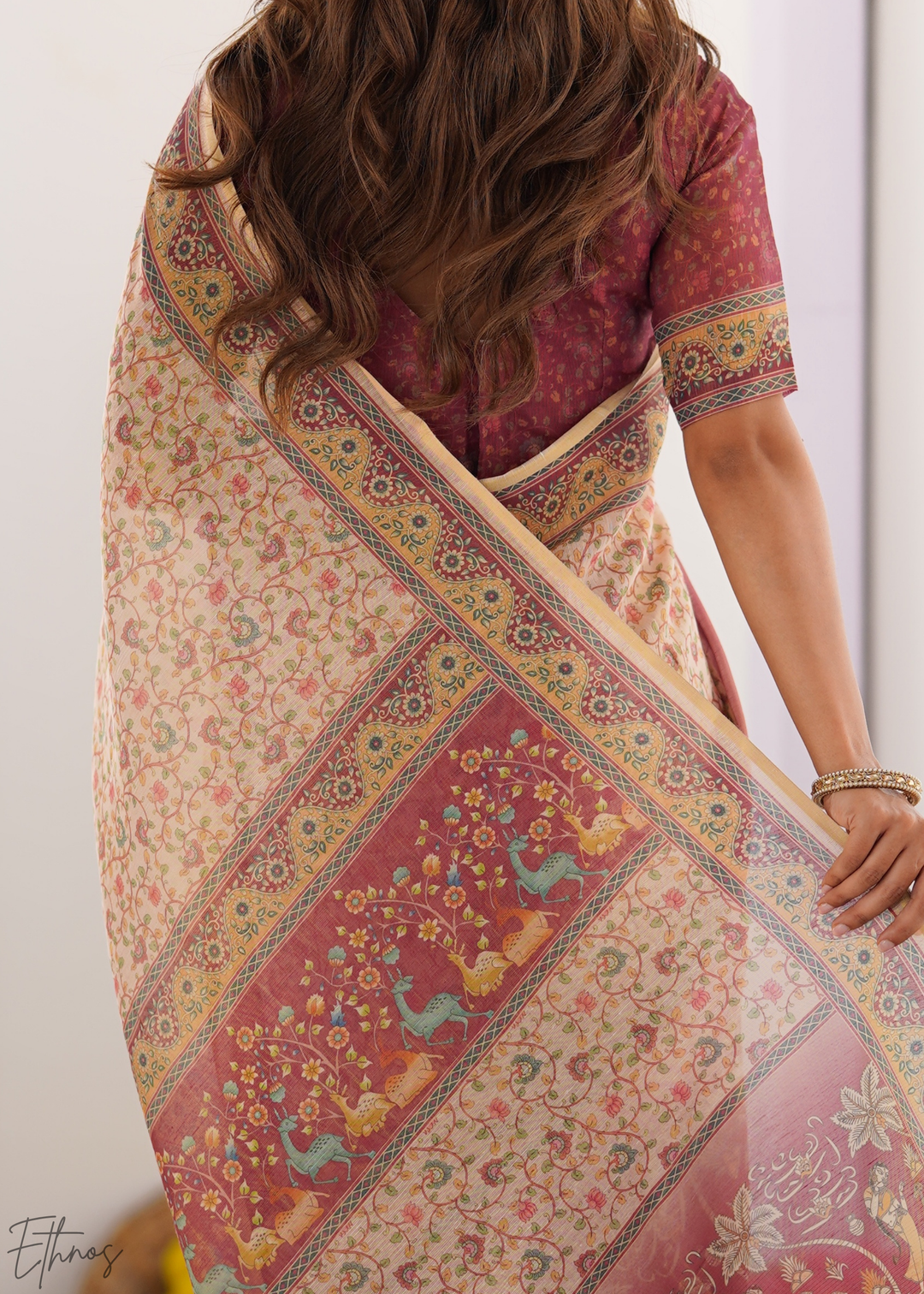 Cream Pink Floral Printed Handloom Cotton Saree