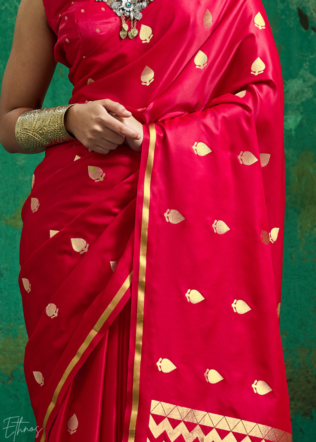 Crimson Fuchsia Leheriya Chevron Satin Saree