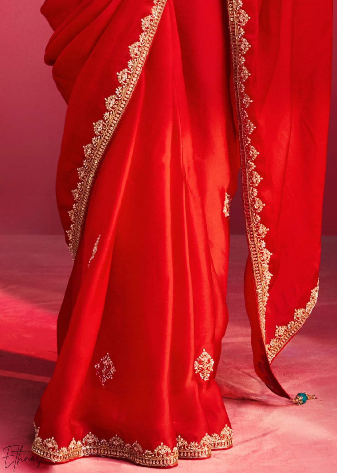 Crimson Scarlet Paisley Trim Border Soft Silk Saree