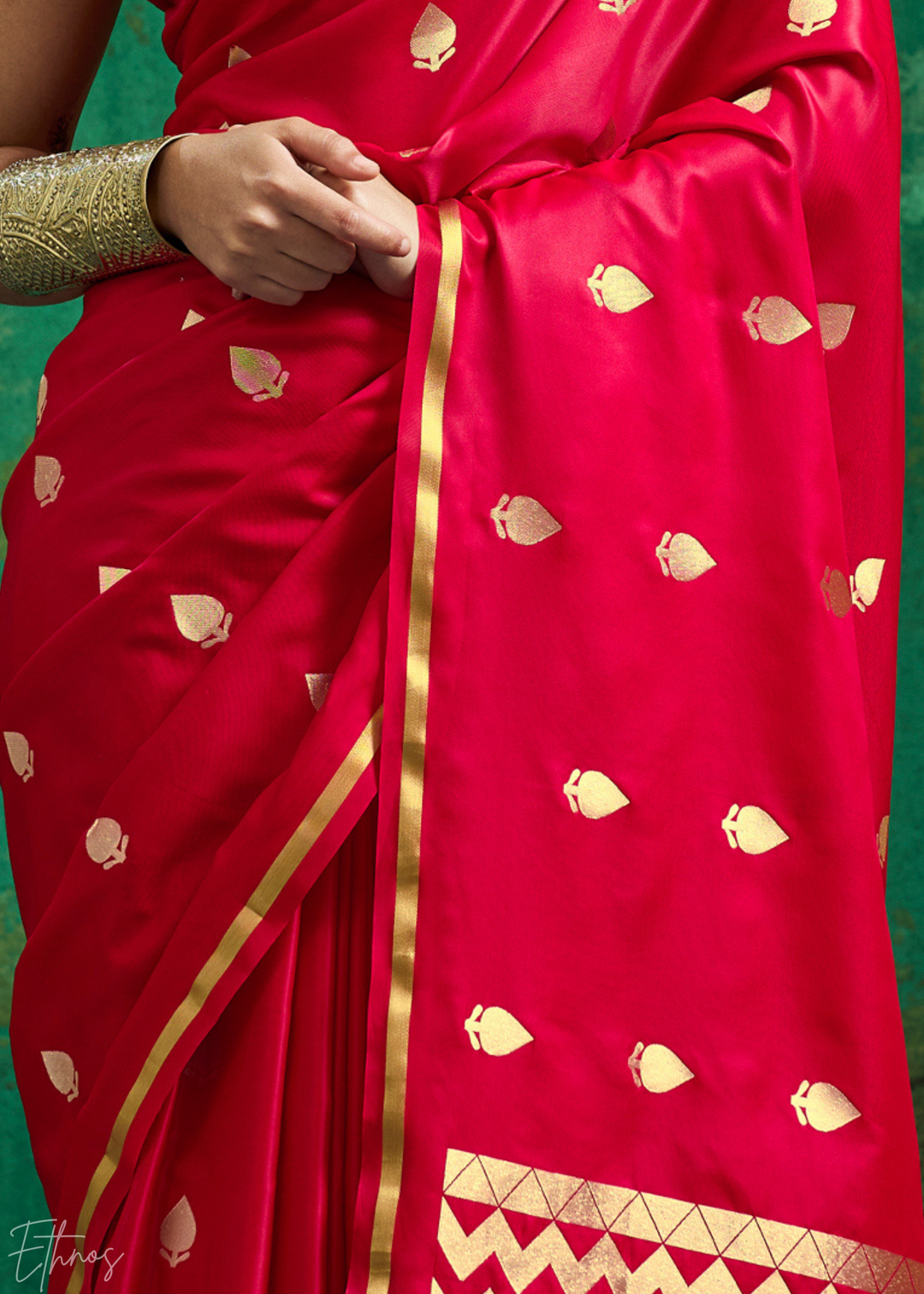 Crimson Fuchsia Leheriya Chevron Satin Saree