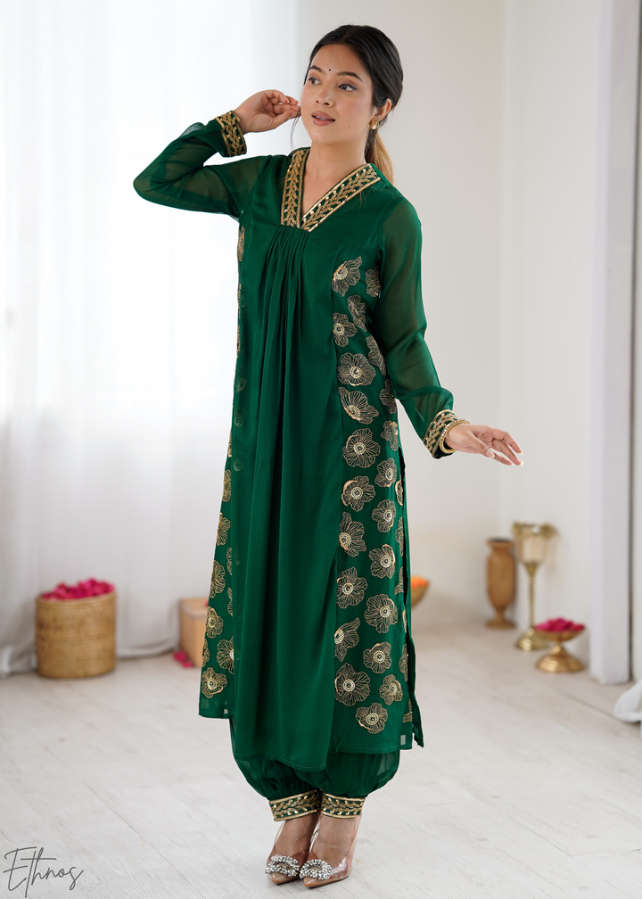 Elegant Emerald Green Embroidered Georgette Kurta Set