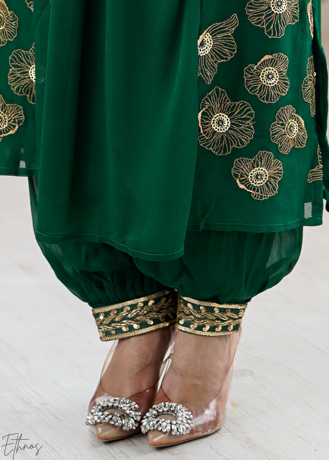 Elegant Emerald Green Embroidered Georgette Kurta Set