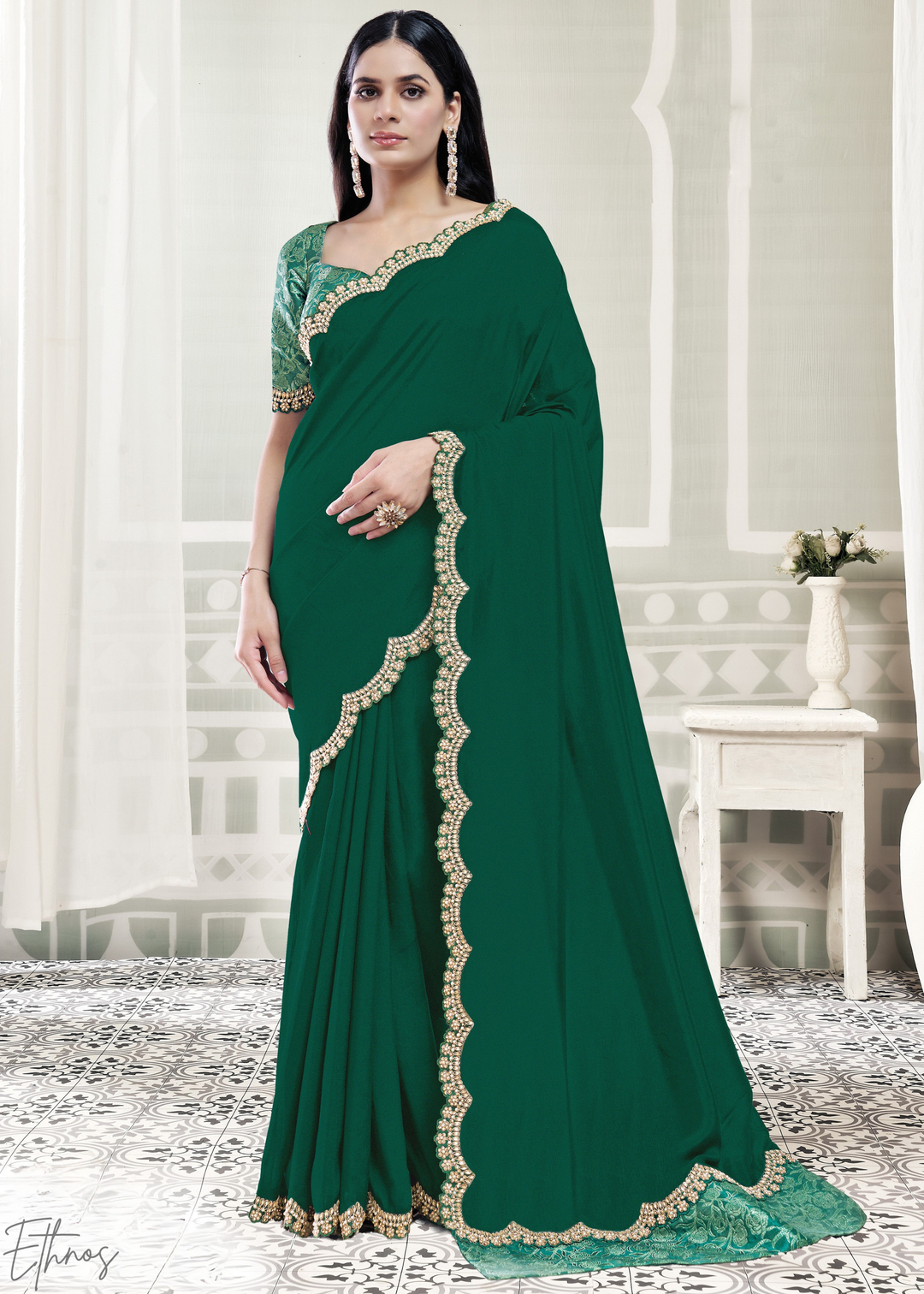 Emerald Green Scallop Border Crepe Silk Saree