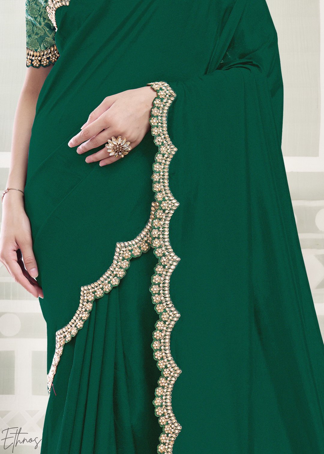 Emerald Green Scallop Border Crepe Silk Saree