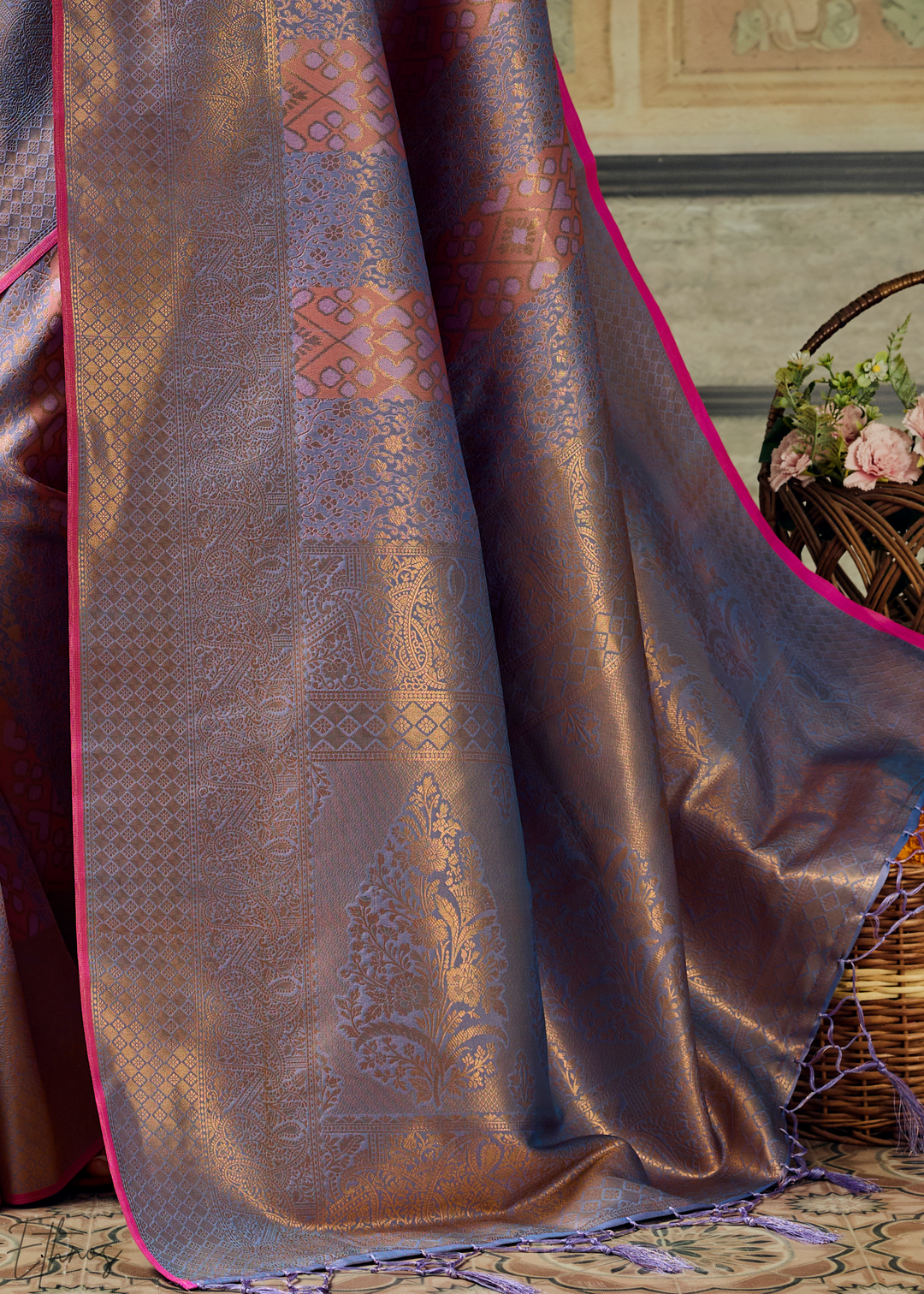 Metallic Lavender Traditional Brocade Handloom Silk Saree