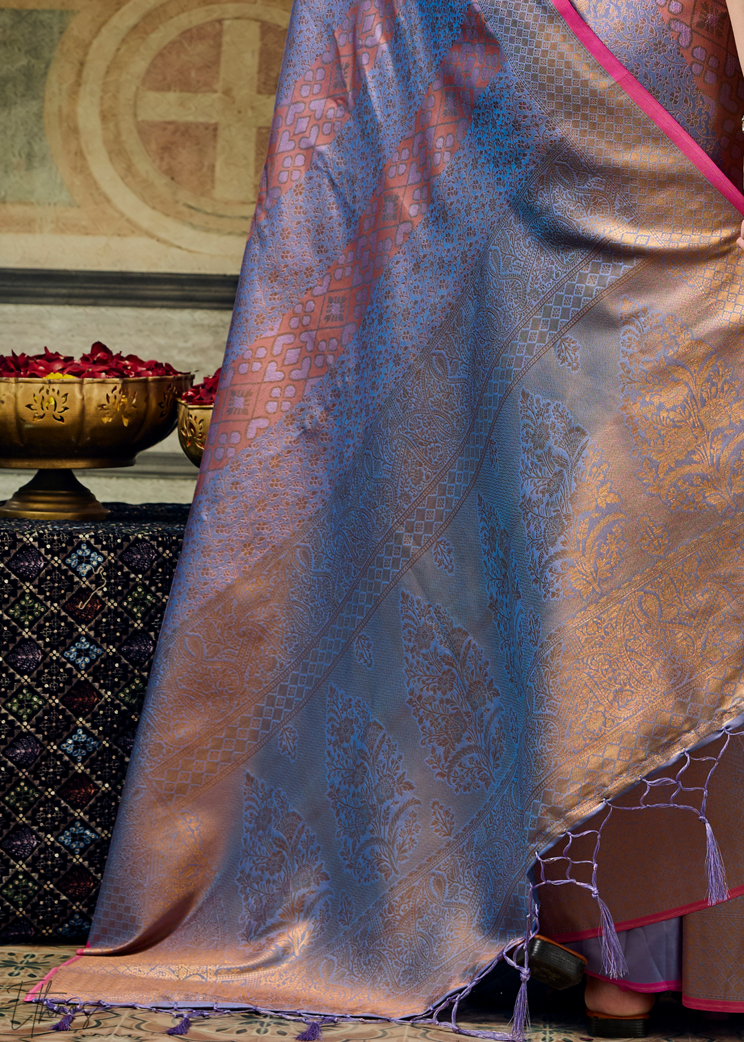 Metallic Lavender Traditional Brocade Handloom Silk Saree