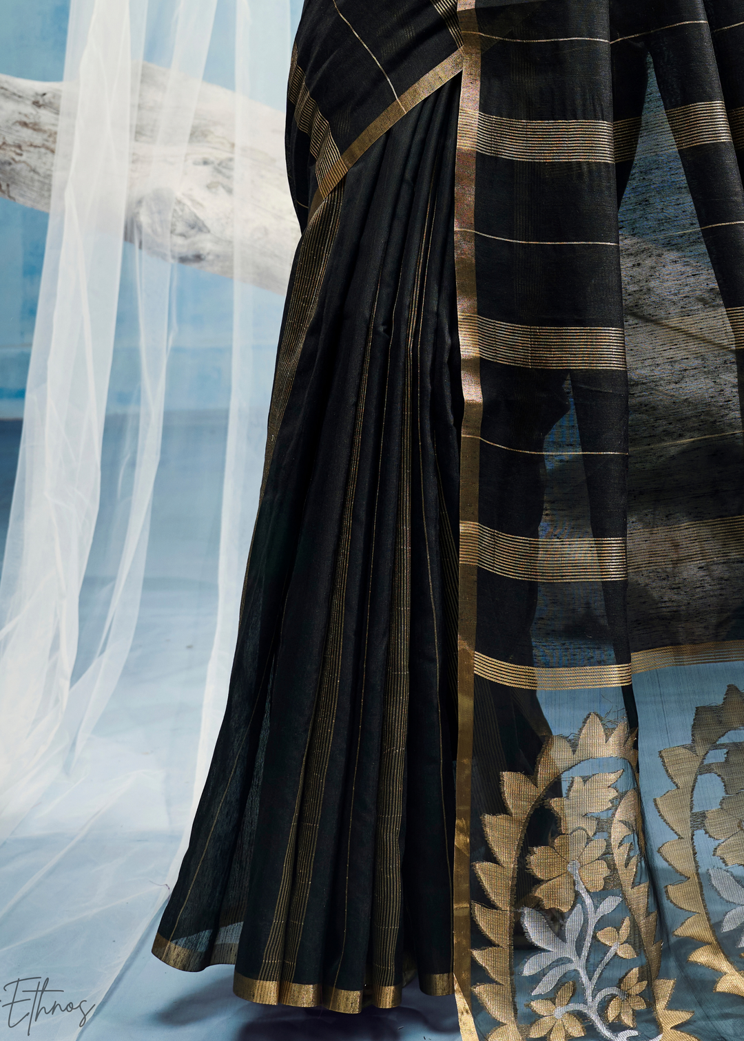 Obsidian Filigree Jamdani Pallu Munga Cotton Saree