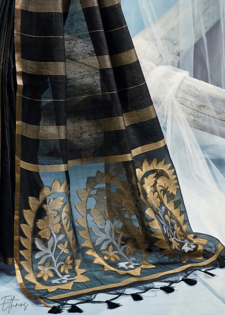 Obsidian Filigree Jamdani Pallu Munga Cotton Saree