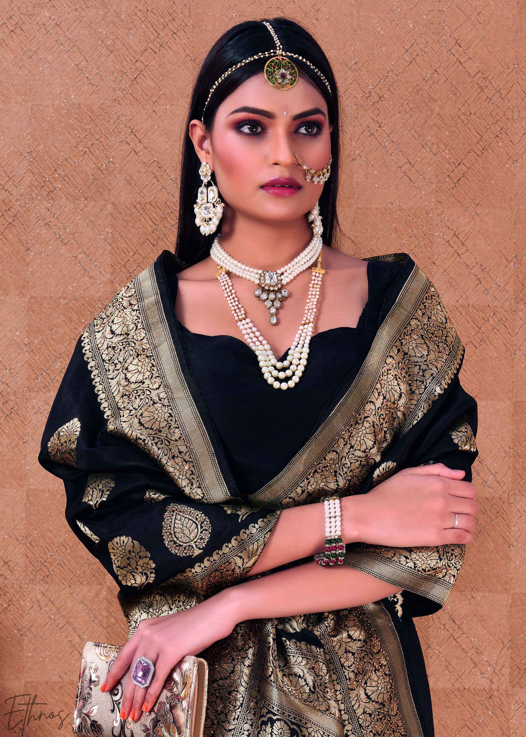 Obsidian Gold-Loomed Poly-Viscose Silk Saree