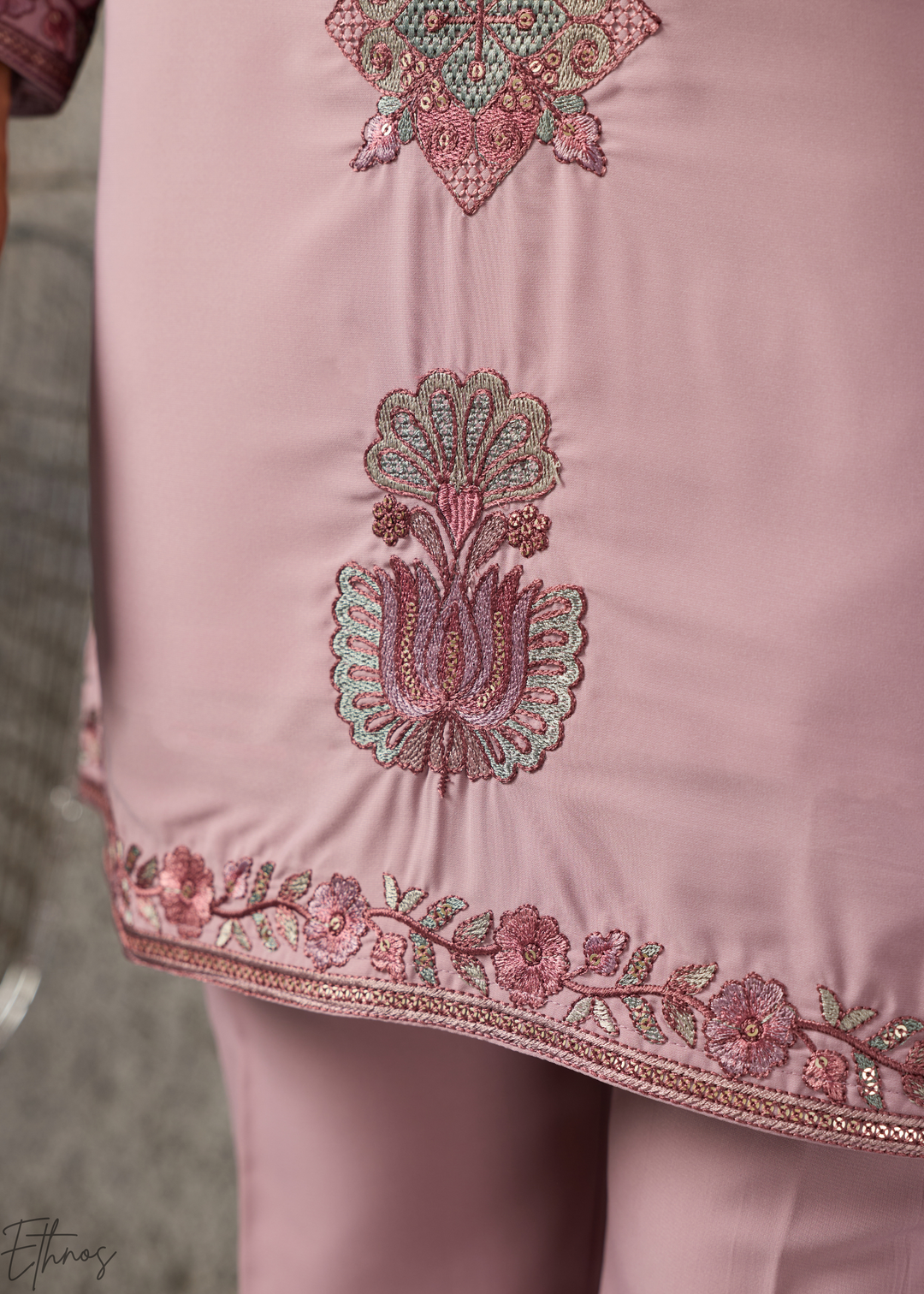 Orchid Mauve Motif-Embroidered Silk Kurta Traditional Scarf Set