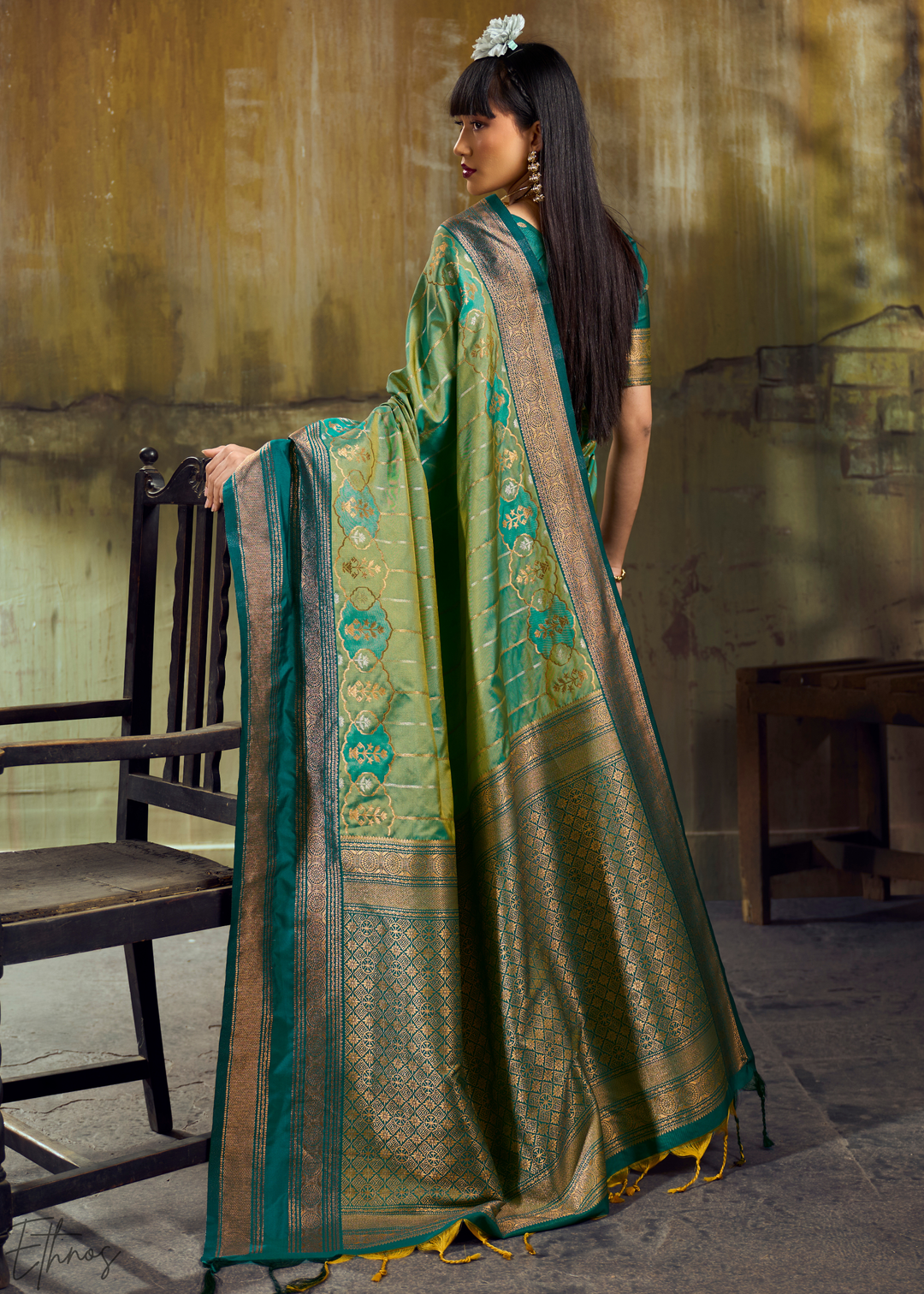 Vibrant Malachite Teal Pochampally Ikkat Silk Saree