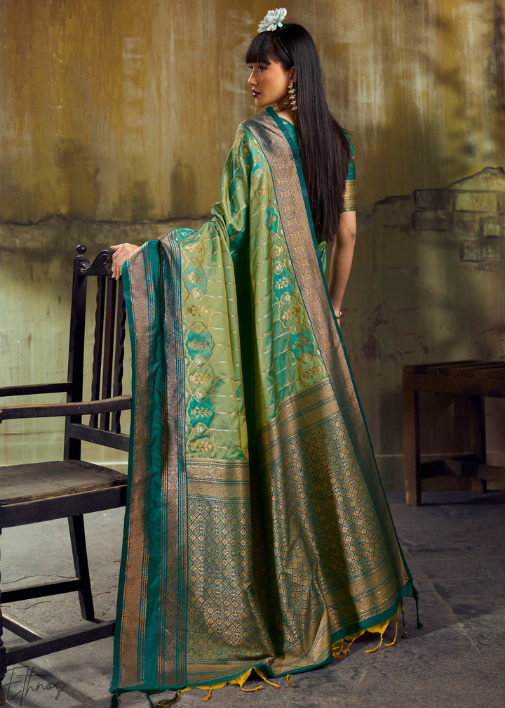 Vibrant Malachite Teal Pochampally Ikkat Silk Saree