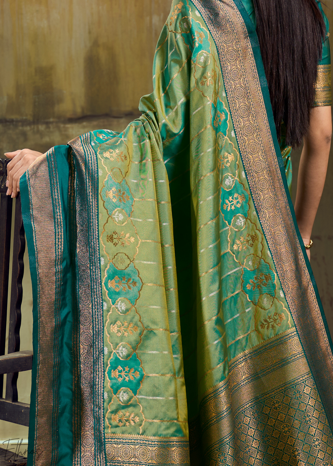 Vibrant Malachite Teal Pochampally Ikkat Silk Saree