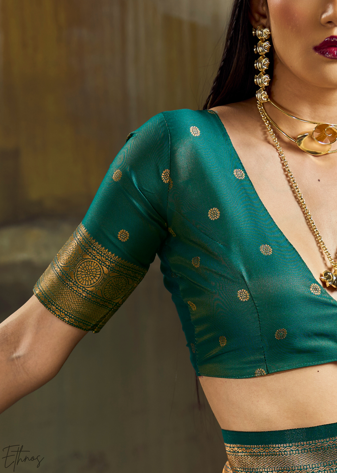 Vibrant Malachite Teal Pochampally Ikkat Silk Saree