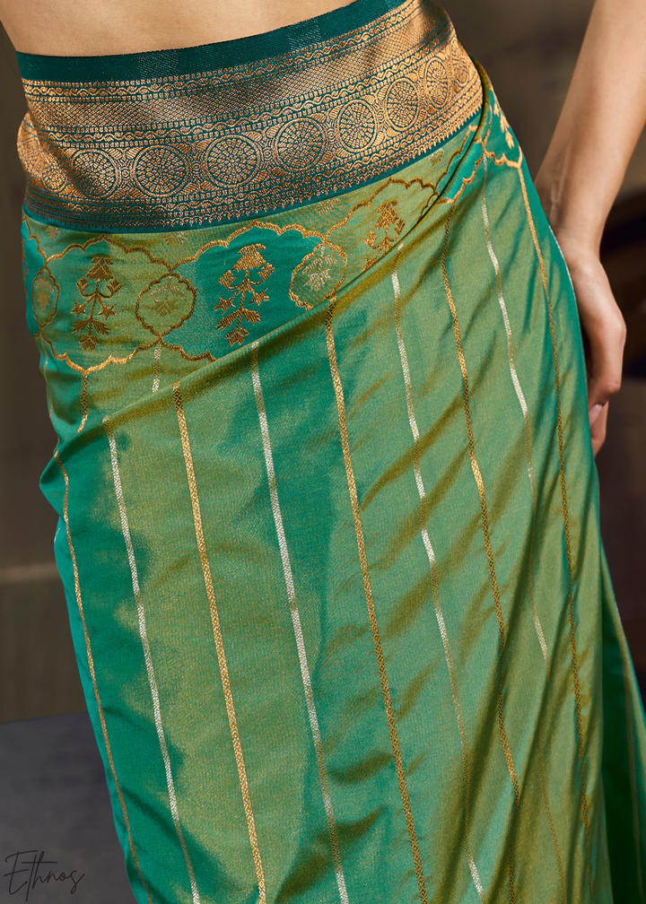 Vibrant Malachite Teal Pochampally Ikkat Silk Saree